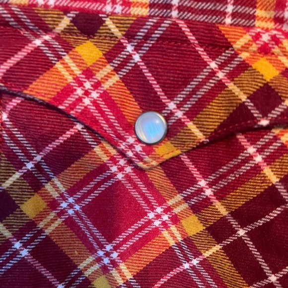 LEVIS men’s standard flannel button down with pearled buttons - Picture 4 of 6